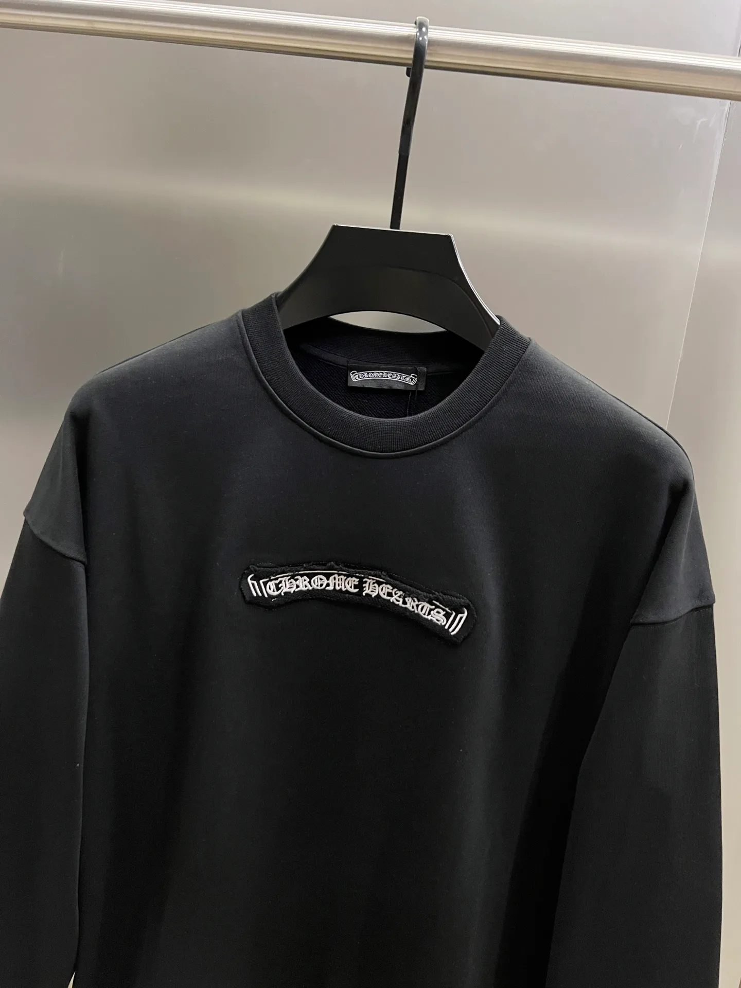 🅿️290 CH Crow 2025 autumn and winter new round neck long-sleeved sweatshirt, horseshoe Sanskrit letters + cross three-dimensional embroidery process, the real thing is great🔥Same style for men and women, loose version, size S M L XL XXL five sizes black white